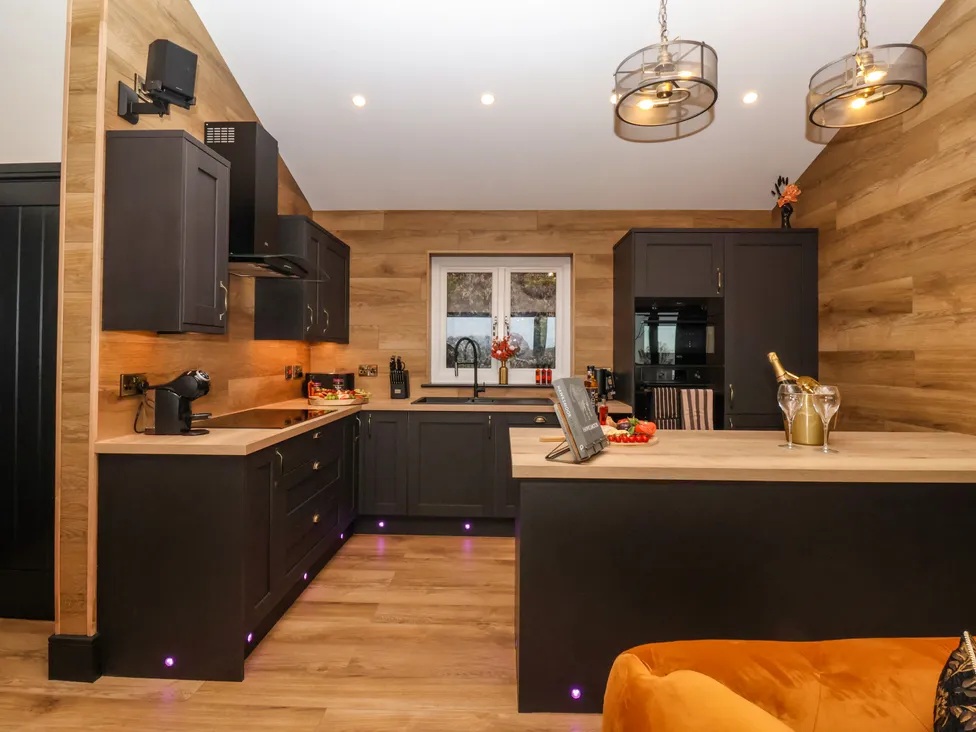 Eco Lodge Cabins Kitchen