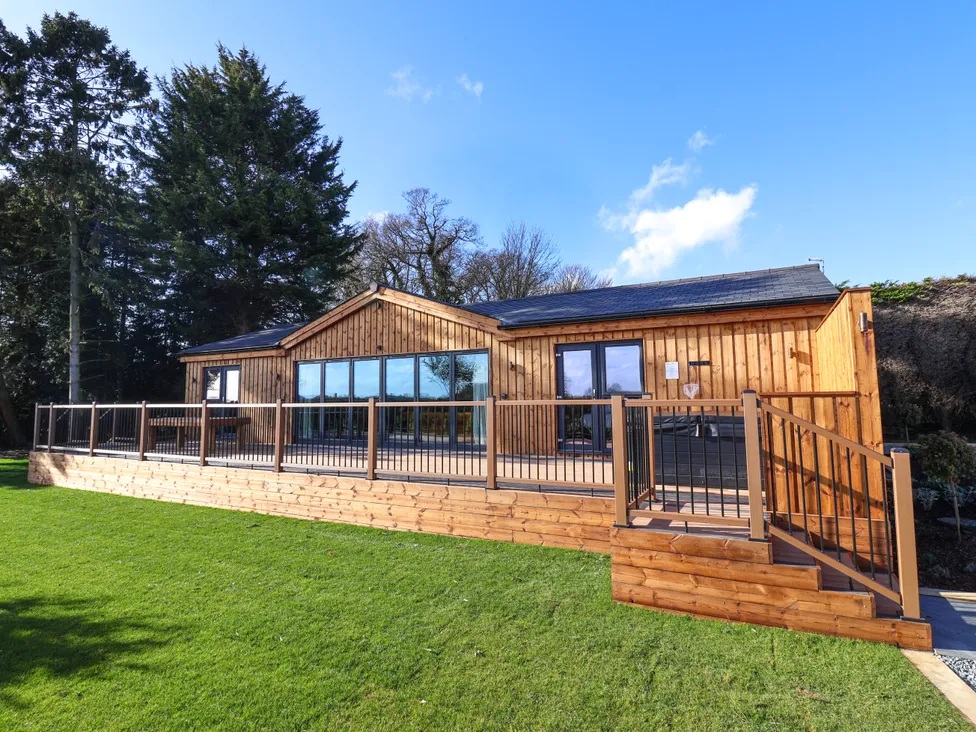 Bespoke SIP's Lodge