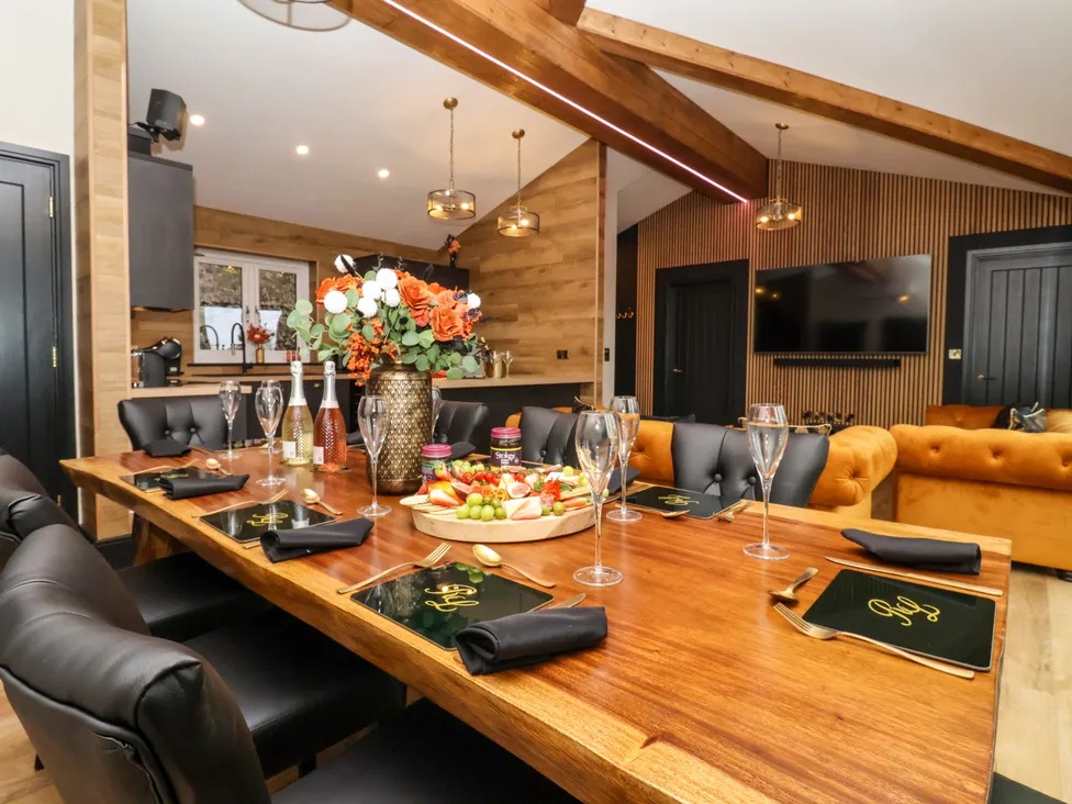 Bespoke SIP's Lodge Interior
